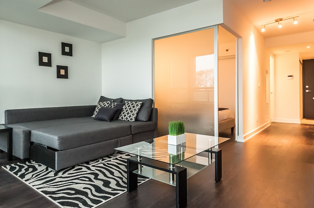Life Suites - Fort York Central Condo