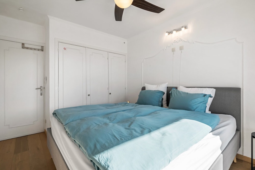 Flat by the Seaside With Stunning Ocean Views