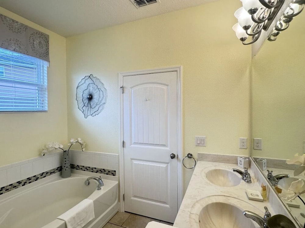 Solterra 6Br Retreat W/ Lazy River & Water Slide