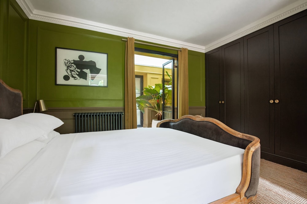 Penywern Road IV by Onefinestay
