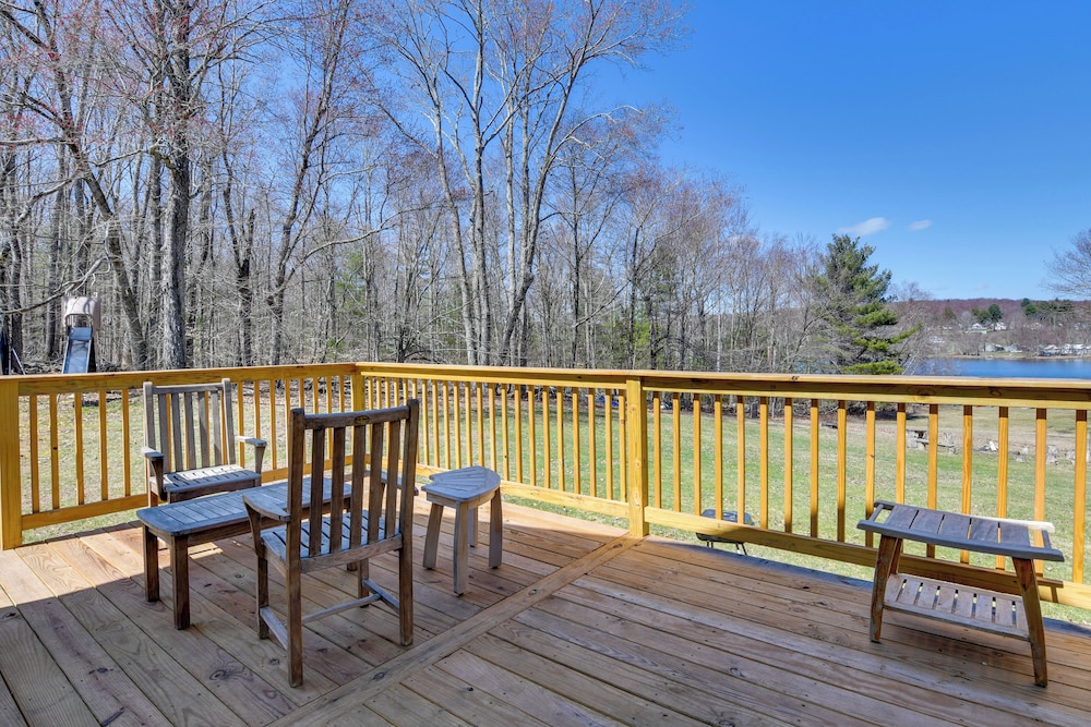 Shared Fire Pit & Kayaks: Catskills Lake Retreat!