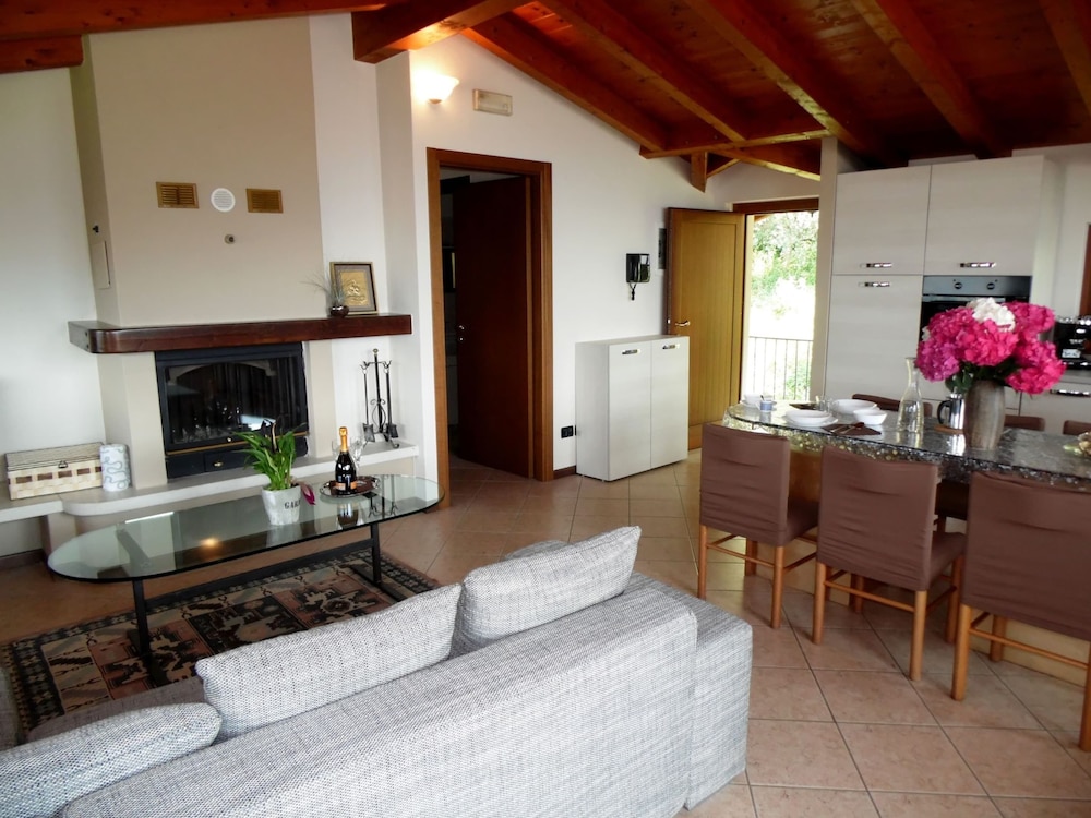 Flat by Lake Iseo With Mountain Views view 4