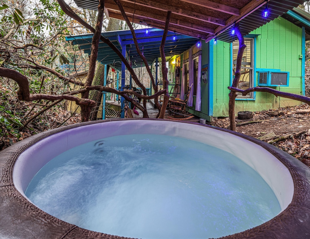 Bear Creek Lodge and Cabins in Helen Ga - Pet Friendly, River on Property, Walking Distance to downtown Helen