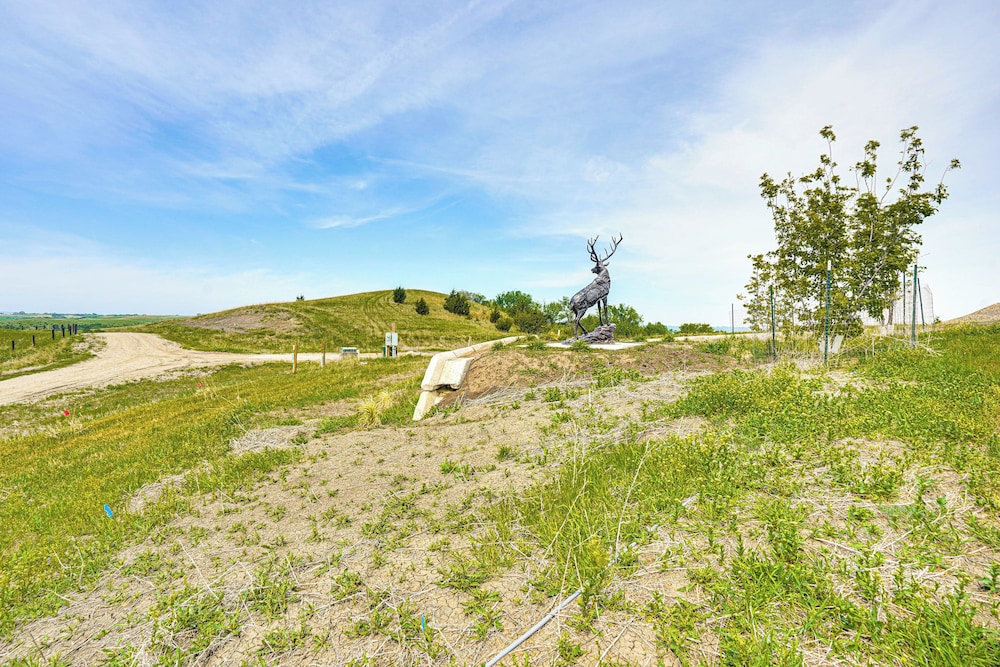 2 Mi to Lewis and Clark Lake: Spacious Getaway