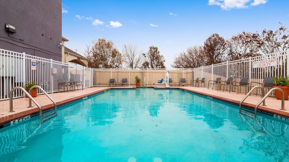 Best Western Plus Deridder Inn  Suites - Property Image 11