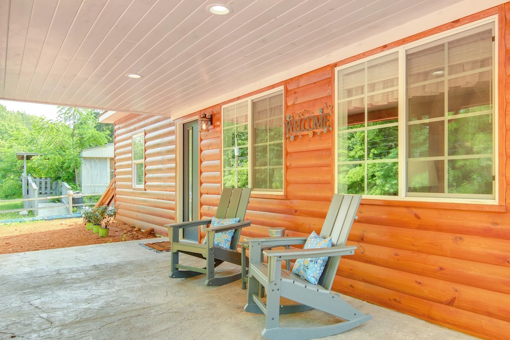 15 Mi to Pigeon River Rafting: Newly Built Cabin!