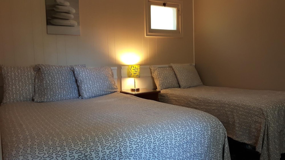 Balm Beach Resort & Motel