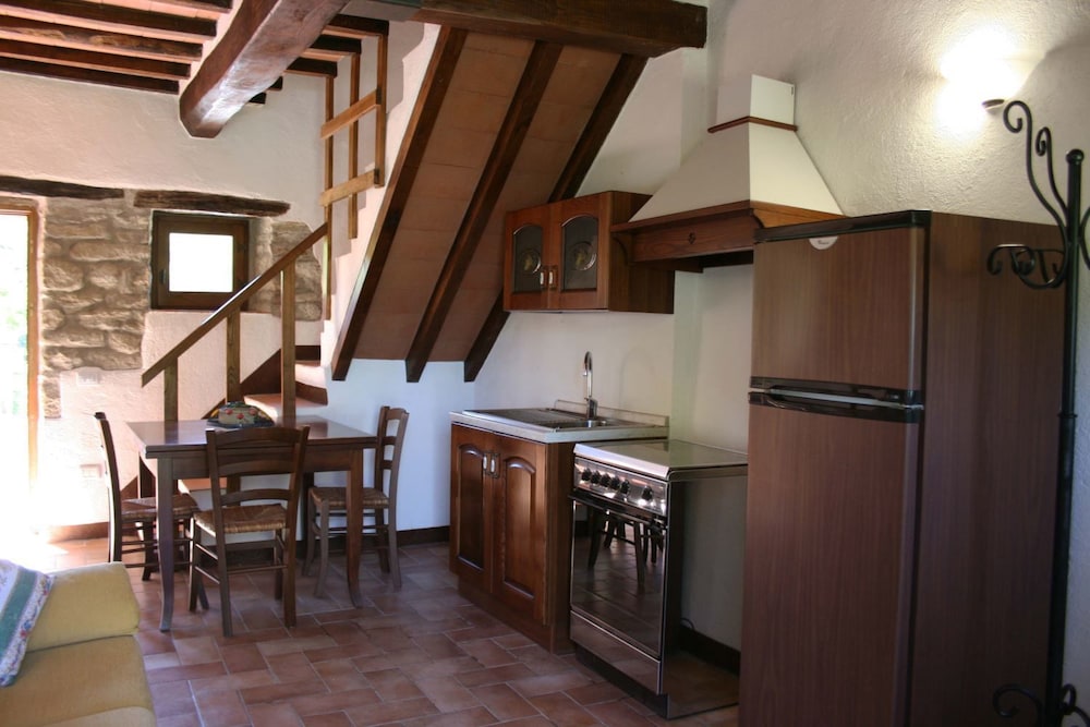 Cortona Vacations - Stunning private villa with private pool, WIFI, TV, pets allowed and parking, close to Cortona - Property Image 18