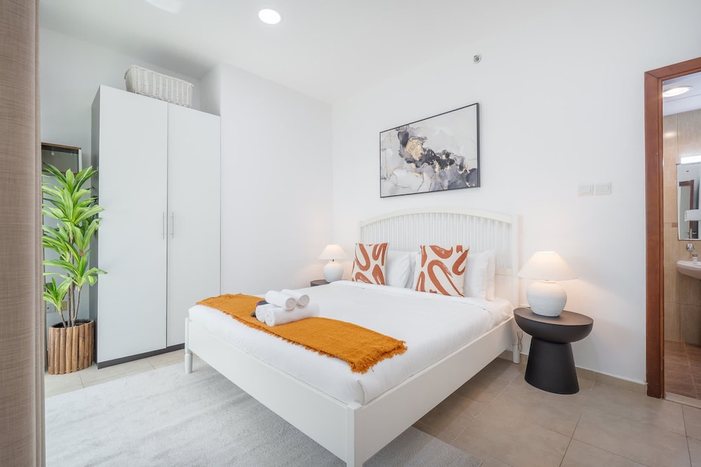 Spacious Serene 2 Bedroom in JLT for 4