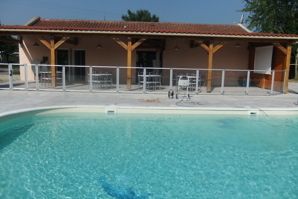 Camping La Croix Badeau - Mobilehomes view 4