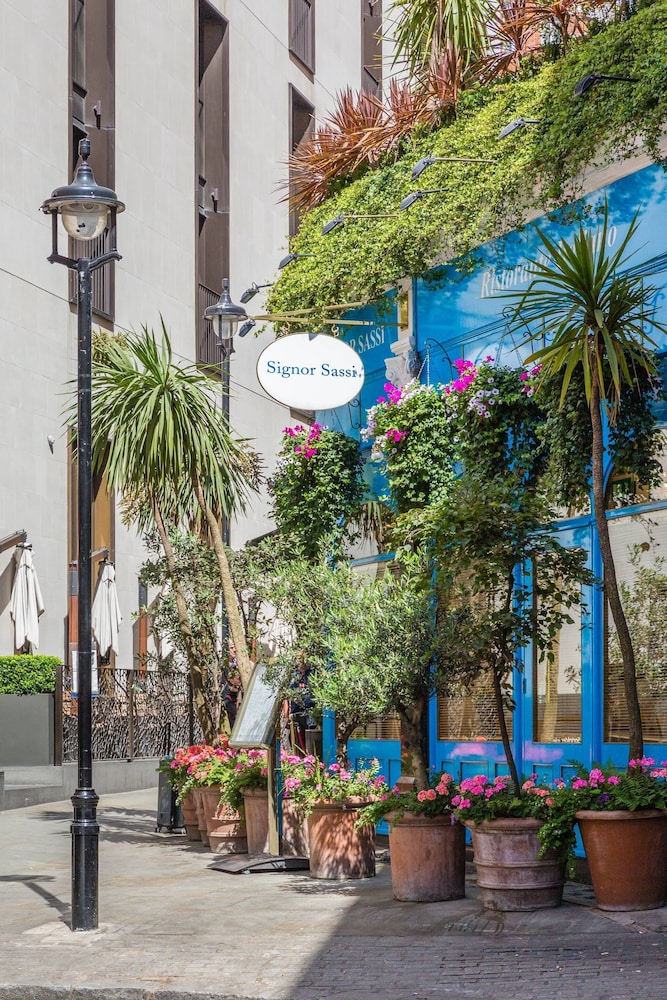 Pont Street IV by Onefinestay