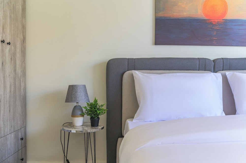 Cove - 2Br Apt W Balcony in Mar Mikhael