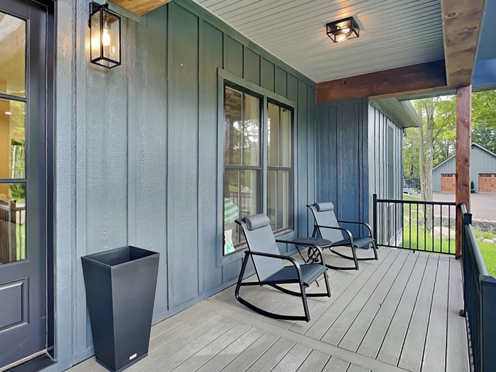 Holiday House by Taylor Made Deep Creek