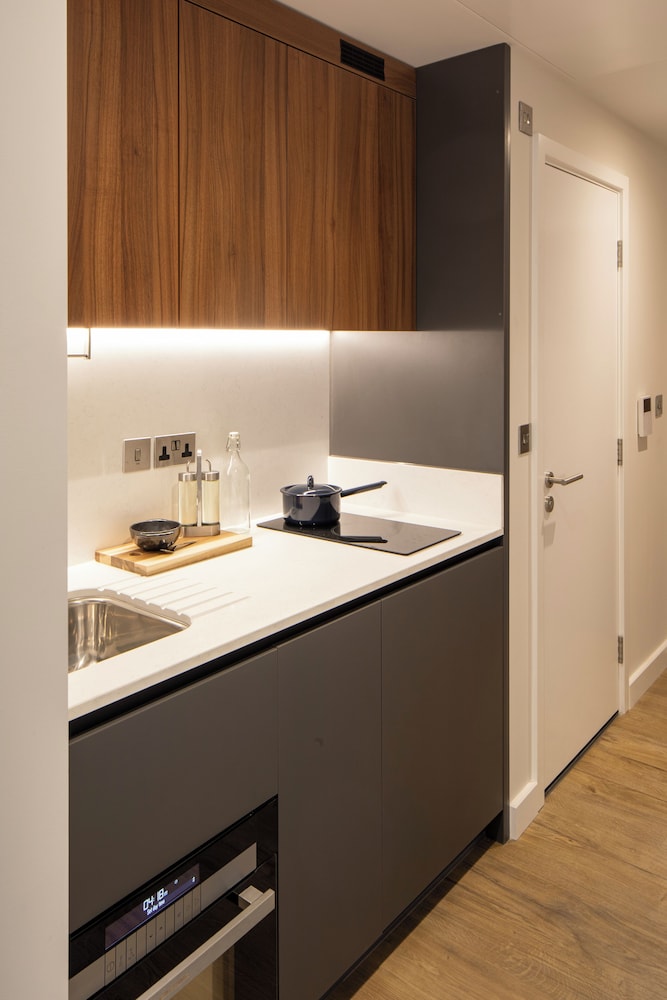 StayCozy at Enclave Croydon