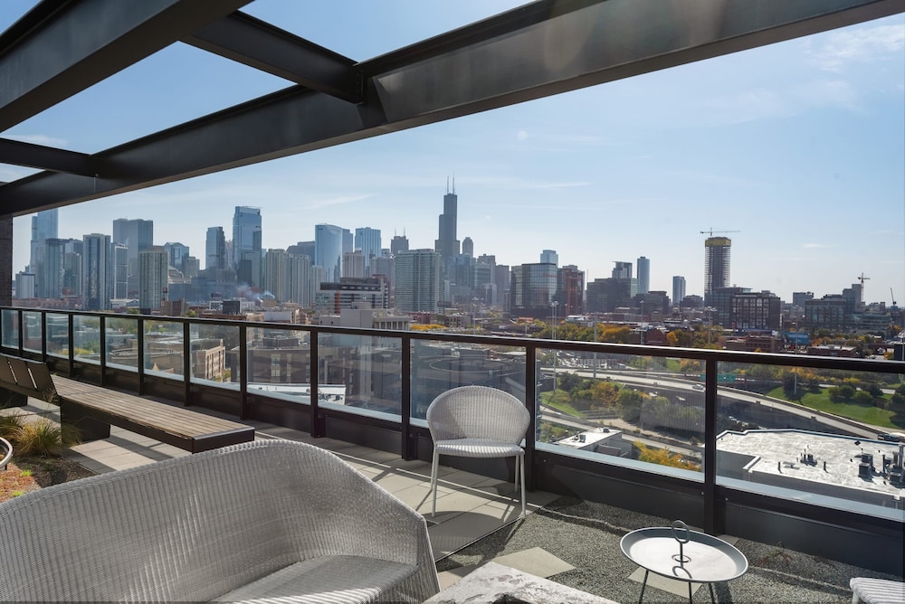 Group Escape 2 Luxury 3BR Penthouses