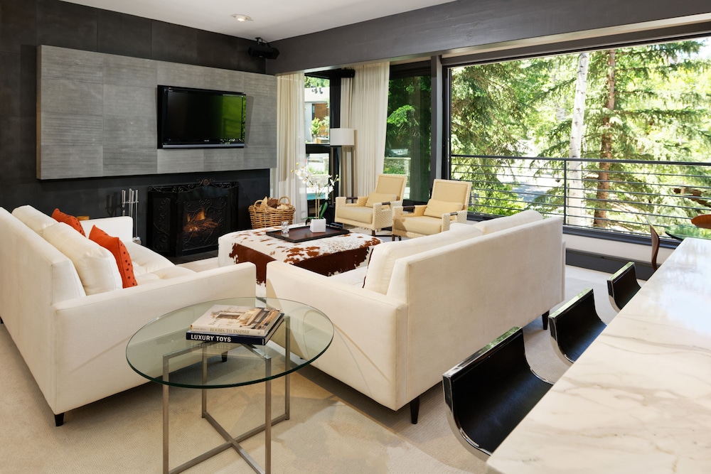 Durant Condominiums by Frias