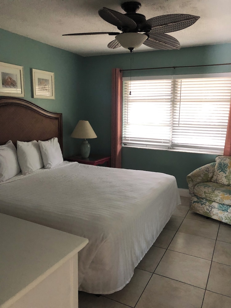 Lido Islander Inn view 5