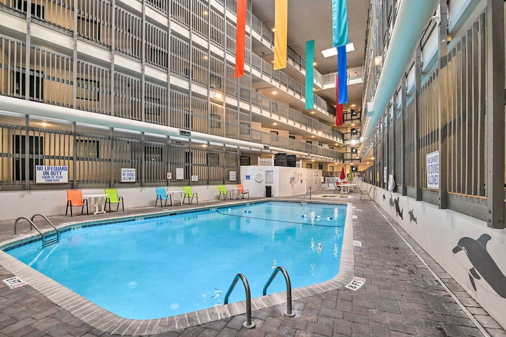 Pools, Hot Tubs & Ocean Access: Myrtle Beach Condo