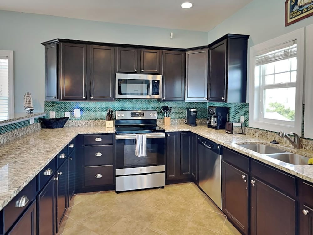 Lovin' Lowe Tide by Topsail Realty