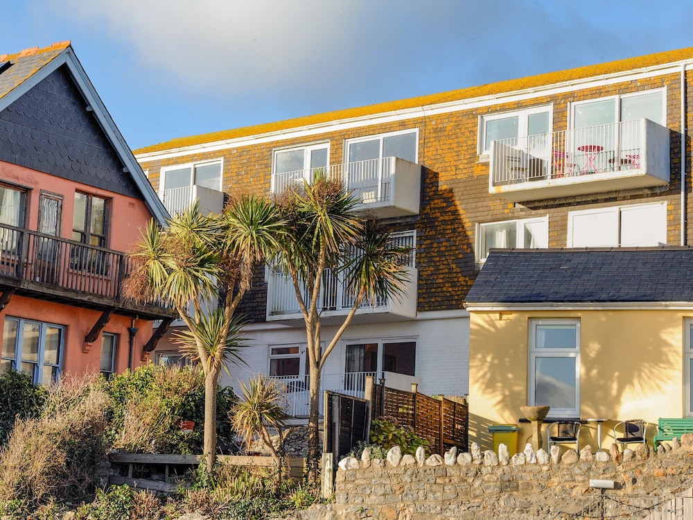 1 Bay View Court