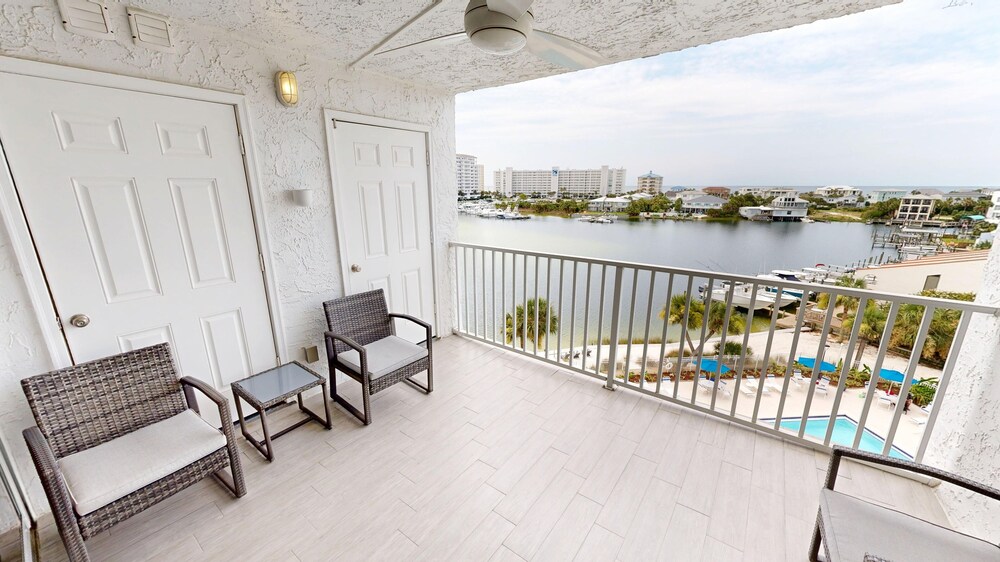Dolphin Point 604c 2 Bedroom Condo