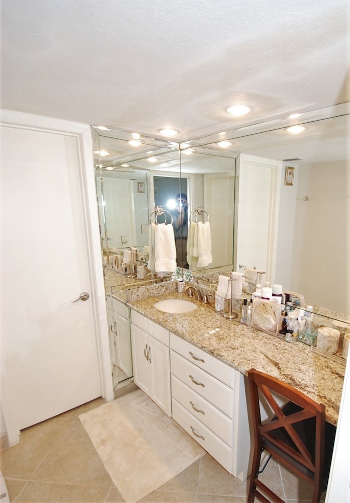 Summit Condo Unit #704 3 Bedroom Condo by RedAwning