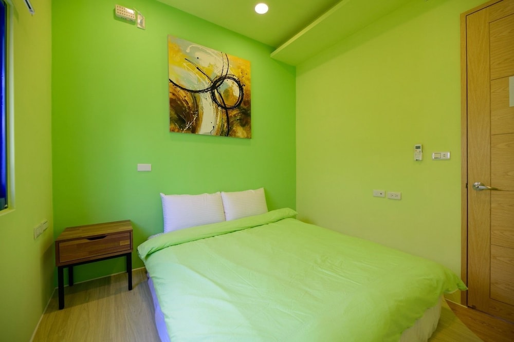 Summer Sea Hostel