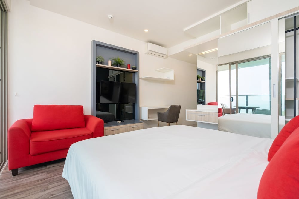 Sea View Suite C64 in Oceana near Beach view 5