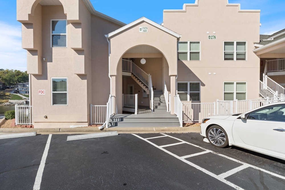 Central Location, Pool Access & Breathtaking Views