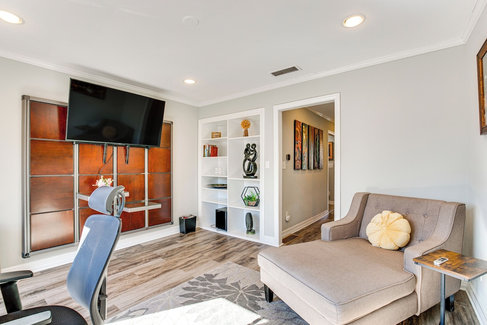 3 Mi to Dtwn: Historic Gem w/ City Views in Dallas