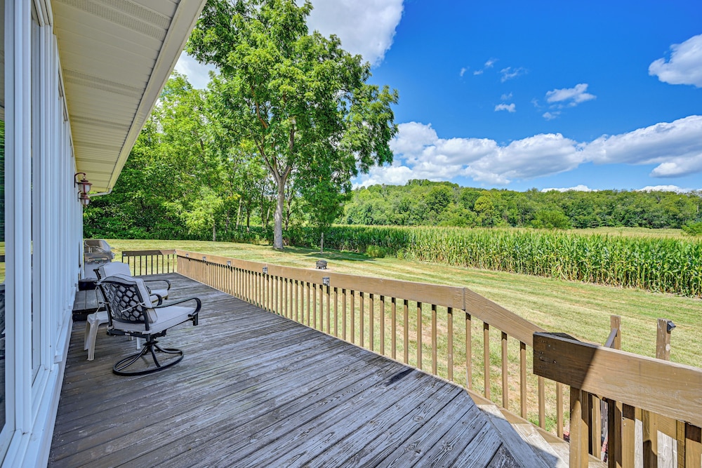 Rural & Private Dover Retreat: Close to Wineries!