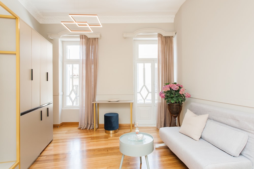 Step One - Luxury Suites right in the heart of Acropolis next to metro station