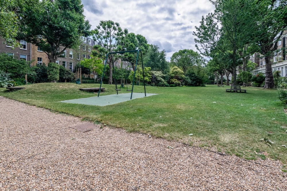 Canal Crescent Charm Flat With Stunning Views, Little Venice