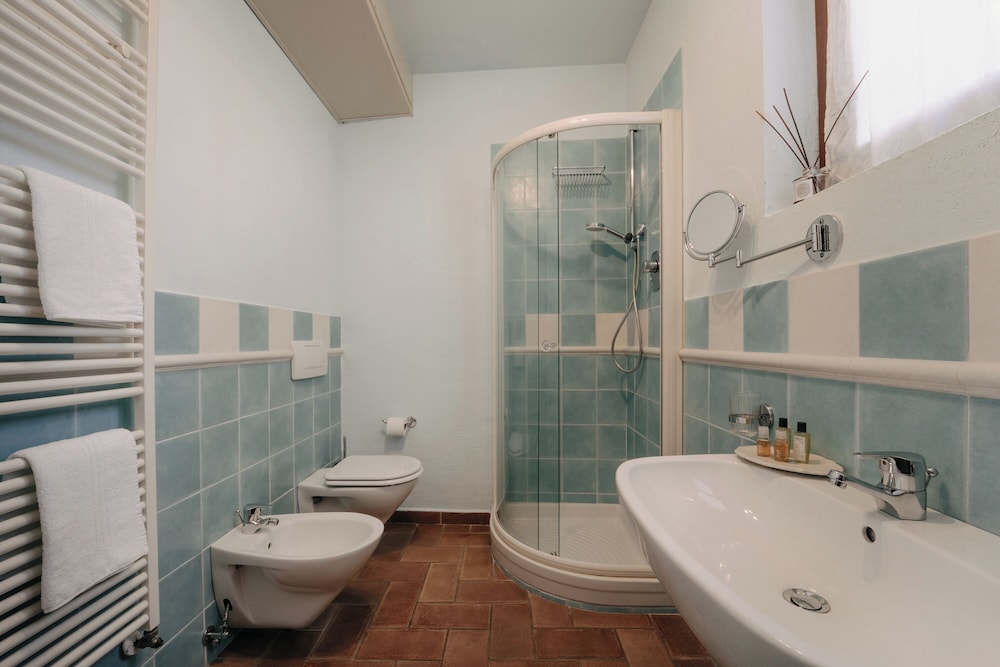 LODOLE COUNTRY HOUSE
