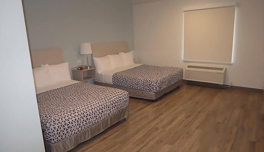 Woodspring Suites Elkhart