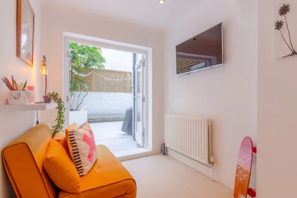 Stylish 1 Bedroom Apartment in Pimlico With Lovely Garden