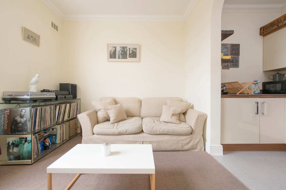 Unique and Cozy 1 Bed Flat in Dalston
