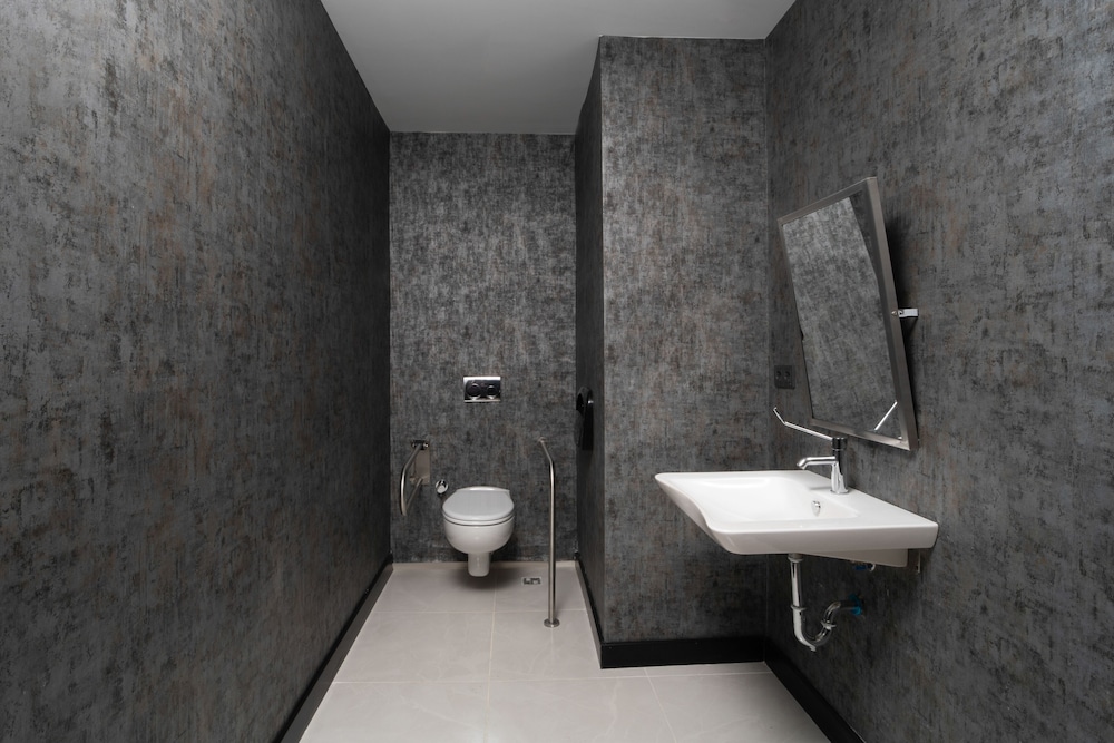 Pianoforte by Febor Otelleri ve Spa - Image 46