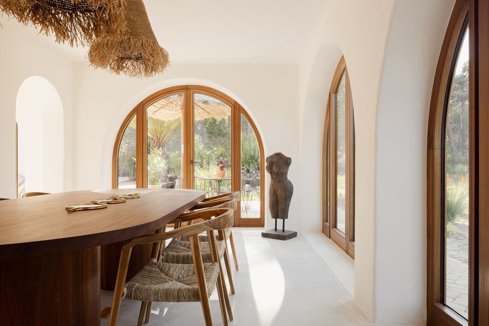 Elysian Villa by Cadenzalux