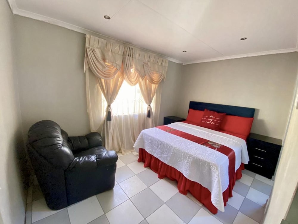 Newlands Comfortable Abode in Johannesburg