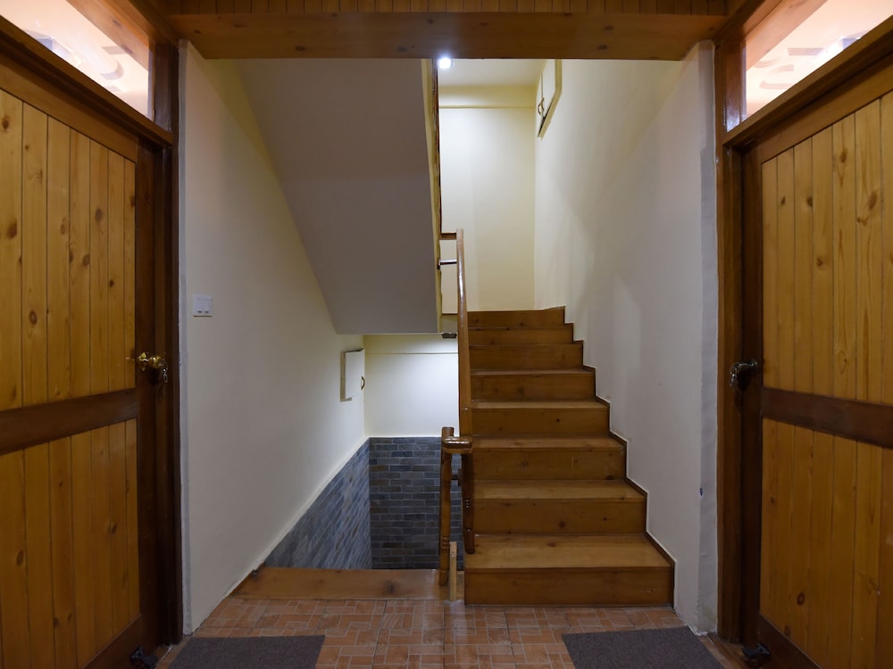 OYO 14150 Celebriti Suites