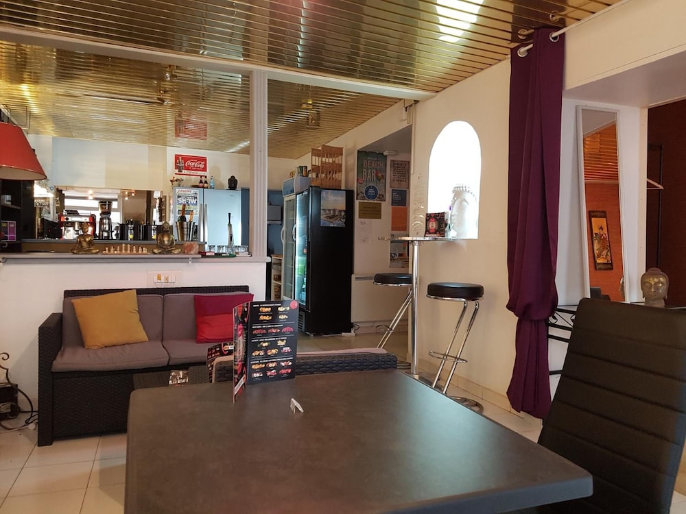 Felicidade Hostel