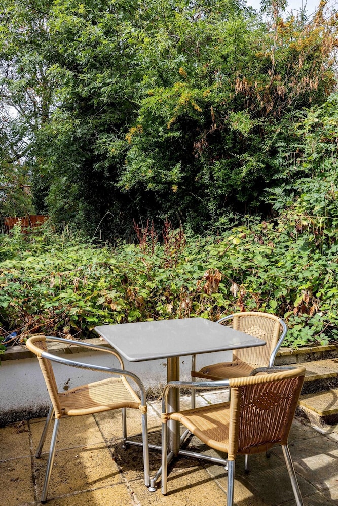 1-bedroom Apartment With Private Garden