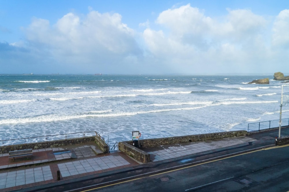 13 St Bride's Bay View - 4 Bedroom - Broad Haven