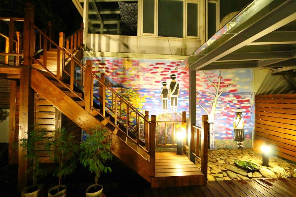 Loha Family Beachside Homestay