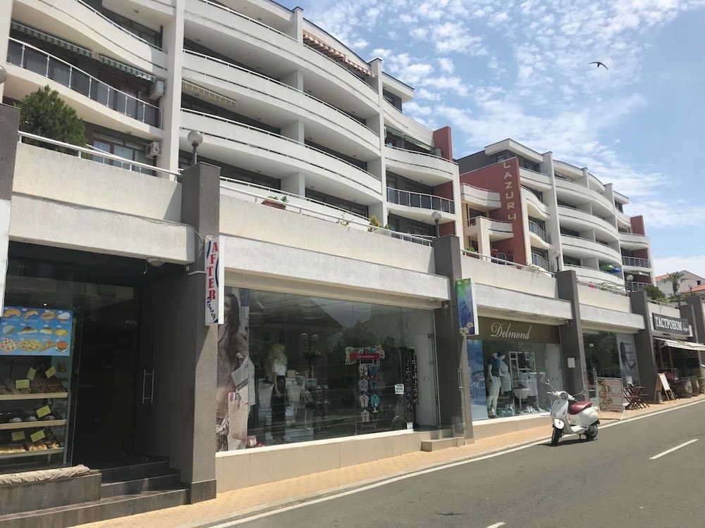 Lazur 5 Apartments