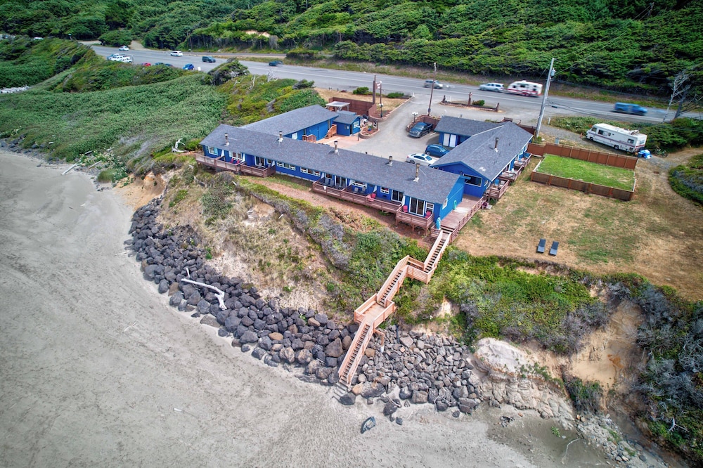 Moolack Shores Inn