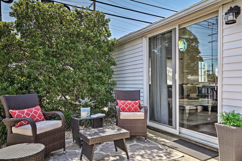 Beachy Lavallette Cottage w/ Outdoor Shower, Patio view 5