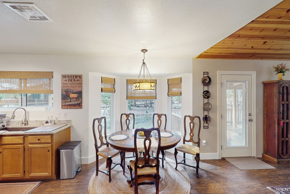 3BR Home Close to Golf, Trails, Lake, & Ski Resort