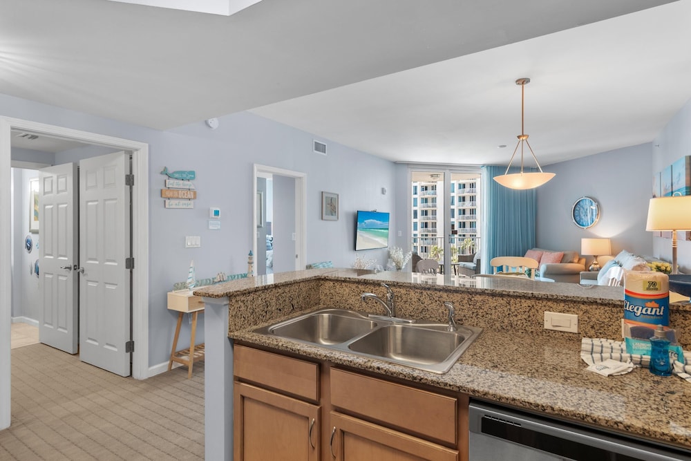 Palms Resort #1603 Jr. 2BR